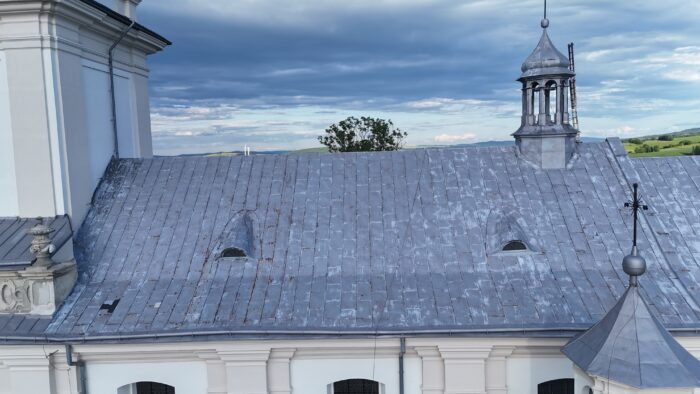 Renowacja, malowanie, czyszczenie kościoła