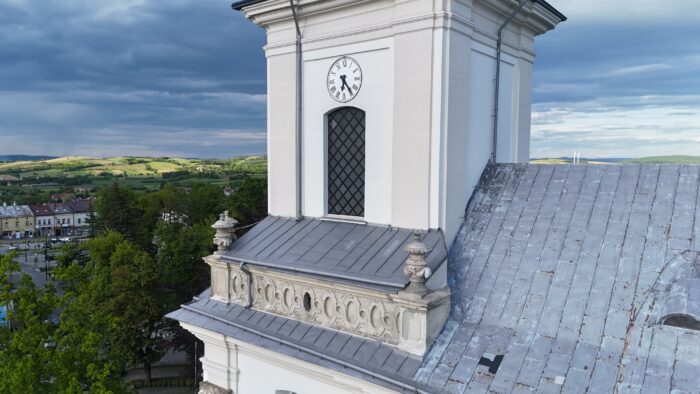 Renowacja, malowanie, czyszczenie kościoła