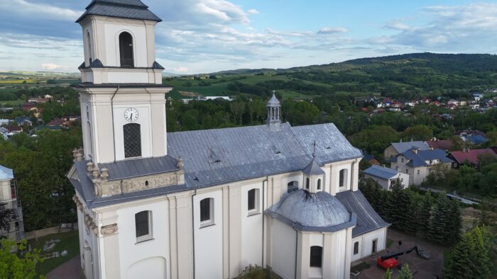 Renowacja, malowanie, czyszczenie kościoła