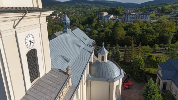 Renowacja, malowanie, czyszczenie kościoła