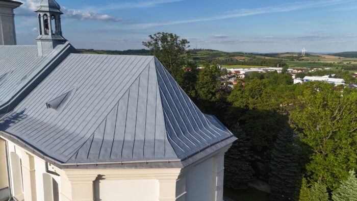 Renowacja, malowanie, czyszczenie kościoła