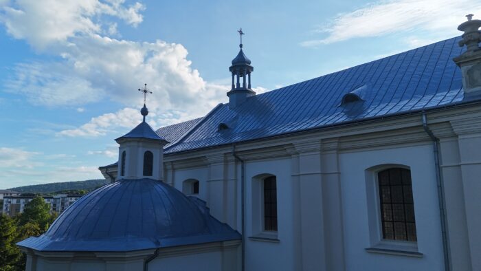 Renowacja, malowanie, czyszczenie kościoła